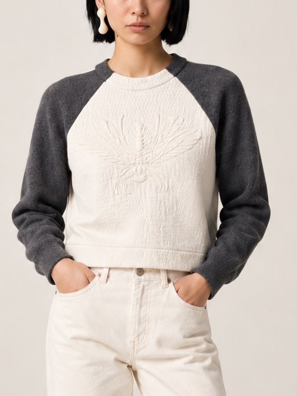 AVIU Cashmere Re-New Bee Motif Cropped Sweater Made in Italy Fits Size US Small